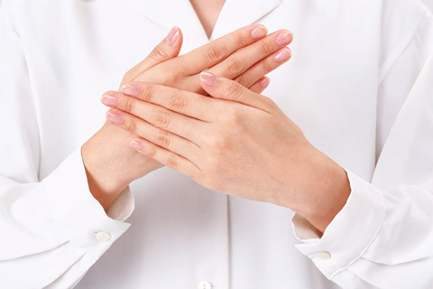 手は年齢のバロメーター。意外と見られているんです！