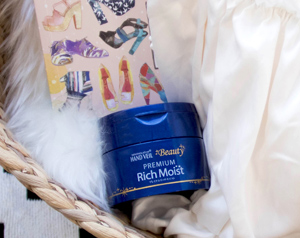 手は年齢を表す！今日から実践「夜のハンドケア」がすごい♡