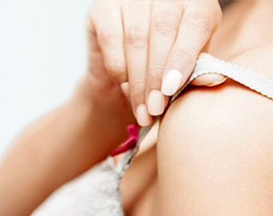 ブラや下着の締め付けが引き起こす蕁麻疹って？