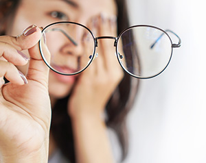 「乱視」の原因・症状・対処法